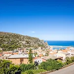 Guesthost - Cozy Flat With Terrace By The Sea
