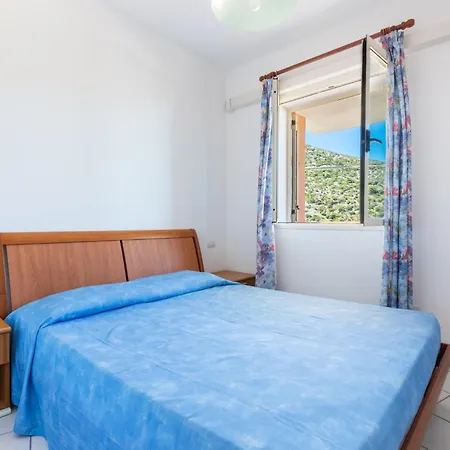 Guesthost - Cozy Flat With Terrace By The Sea Apartament *