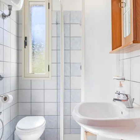 Guesthost - Cozy Flat With Terrace By The Sea Apartament *